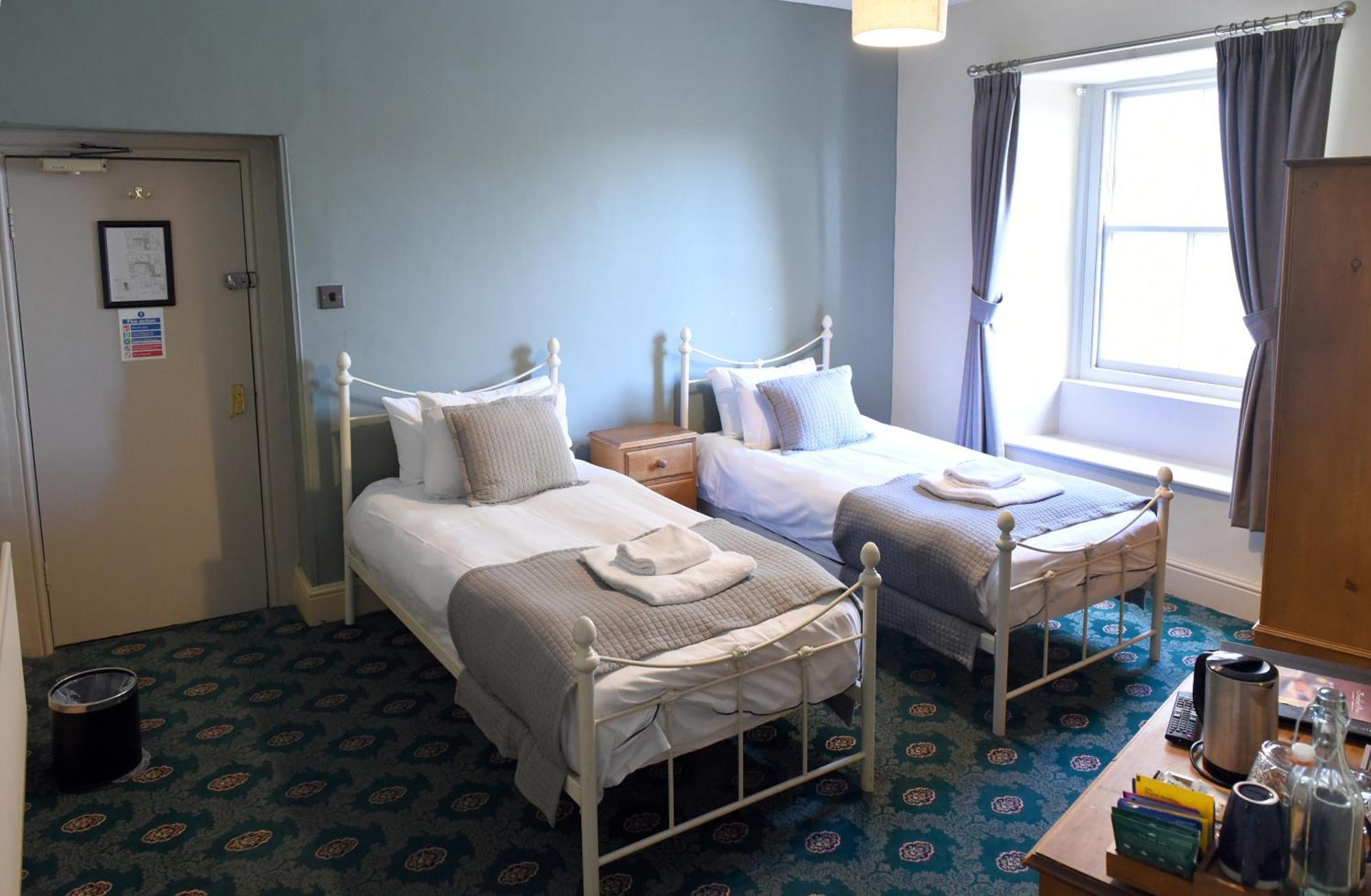 Black Bull Hotel Kirkby Stephen Room photo